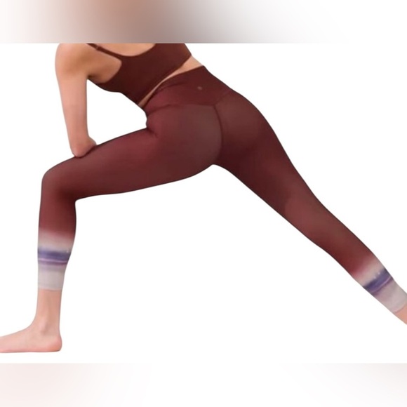 ATHLETA Ultra High Rise Elation 7/8 Tight Size Small | Red Abstract #657538 NEW - Picture 1 of 14